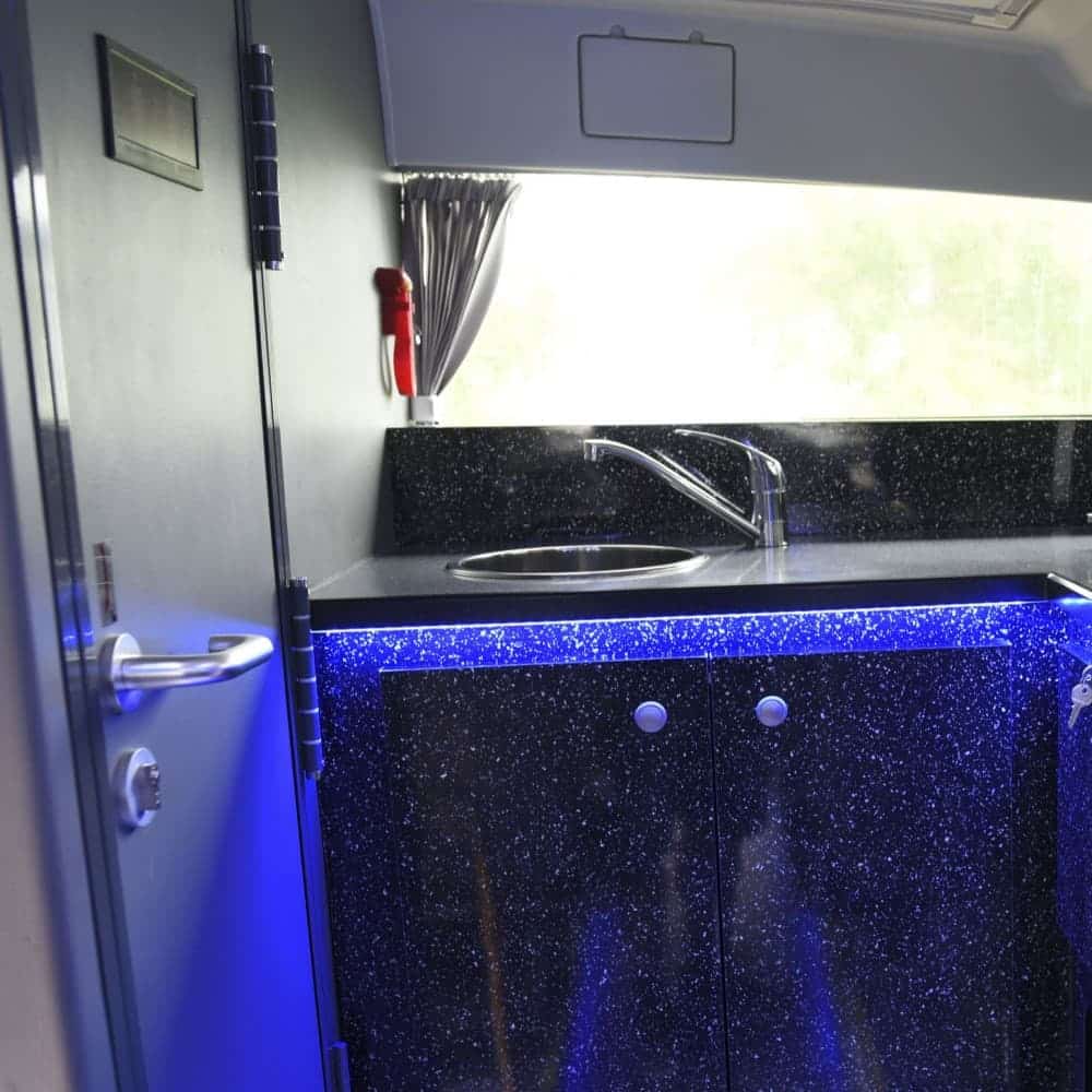 toilet vip coach