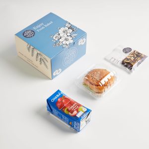 Snack Box เบเกอรี่ ขนม 2 + น้ำ 1