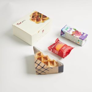 Snack Box คลับวาฟเฟิล 1 + เบเกอรี่ 1 + น้ำ 1