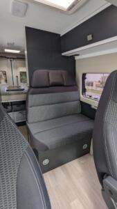 Obytn&yacute; vůz Challenger